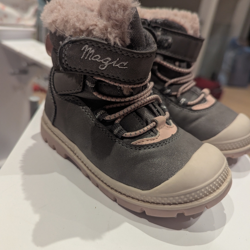 Kids Winter Boots - Gray and Pink